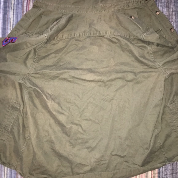 Army themed Forever 21 button down - Picture 3 of 3